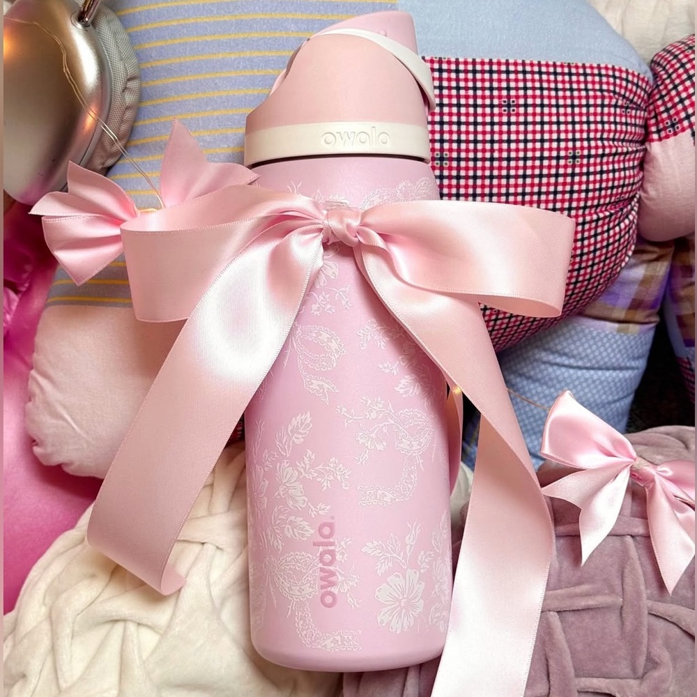 *NEW* SOLD OUT Owala Freesip 32oz Bottle *RIBBON TOILE* 🎀 EXCLUSIVE